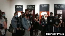 Studenții burselor unSettled la Școala de vară a Memorialului Victimelor comunismului și al Rezistenței de la Sighet. Prima vizită la Memorial