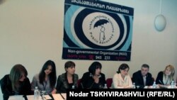 Наряду с защитой прав незаконно содержащихся под стражей сотрудники новой неправительственной организации будут оказывать бесплатные адвокатские услуги тем, кто будет незаконно задержан силовиками в ходе акций и манифестаций