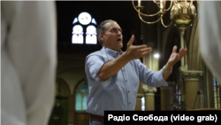 Диригент Річард ван Вліт на репетиції Візатнійського хору в Утрехті, Нідерланди, 31 липня 2025 року