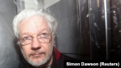 Osnivač Vikiliksa Džulijan Asanž (Julian Assange) u sudu u Londonu, 13. januara 2020.
