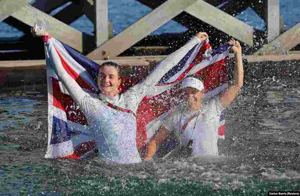 Tokióban aranyérmet nyert a 470-es hajóosztály döntőjében.