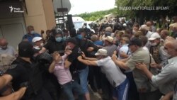 Чорнобильці проти COVID-19. У Харкові активісти заблокували лікарню (відео)