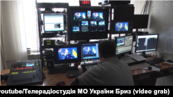 Олена Солонина в ефірі ТРК «Бриз» МО України в Одесі, після їх передислокації із Севастополя