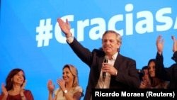 Фернандес зазначив, що інші ідентичності, крім чоловічої чи жіночої, існували завжди, просто в інші часи це приховували