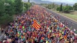 «Марш свободи». Тисячі каталонців колонами йдуть на Барселону – відео