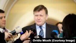 Crin Antonescu, fost președinte al Partidului Național Liberal, ar urma să fie susținut și de PSD la alegerile prezidențiale din primăvară.