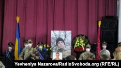 Провести в останню путь курсантів прийшло кількасот людей