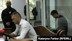 Суд повністю задовольнив клопотання прокурора про застосування до Молочного (праворуч) запобіжного заходу у вигляді тримання під вартою терміном на 60 діб без визначення розміру застави