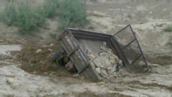 Marynyň häkimiýetleri telekeçilerden pul ýygnap, Niçkanyň ýaşaýjylaryna köne konteýnerleri ugratdy