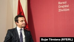 Albin Kurti gjatë një interviste dhënë për Radion Evropa e Lirë.