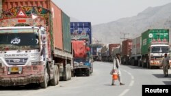 دې وروستيوو کې د افغانستان او پاکستان ترمنځ تجارت ډير خراب شوی دی
