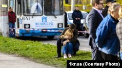 Увечері 17 квітня на місці трагедії зібралися сотні жителів Кривого Рогу