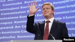 Komisionari për zgjerim i BE-së, Shtefan Fyle, në konferencën për gazetarë, pas publikimit të raporteve të progresit. Bruksel, 9 nëntor 2010.