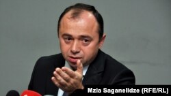 По заявлению Кбилашвили, следствие не станет прибегать к силовым методам, чтобы не было никаких элементов преследования. Все это делается для того, чтобы не повлиять на уровень свободы выборов