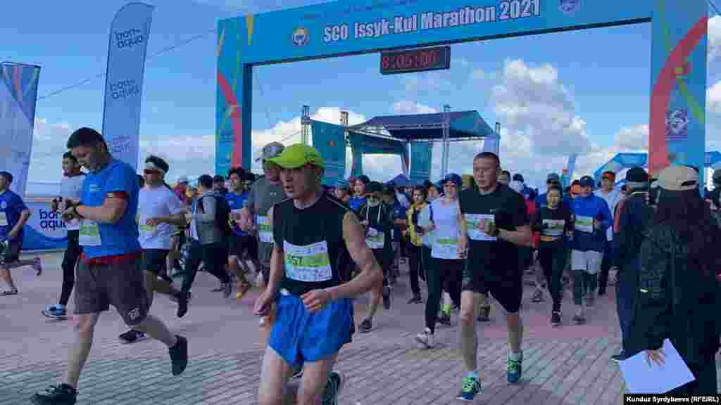 Катышуучулардын жаш курагы чектелген эмес. Ошондуктан чуркагандардын арасында жашы улгайгандарды да көрүүгө болот.&nbsp;