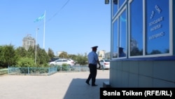 Полицейский в городе Актау.