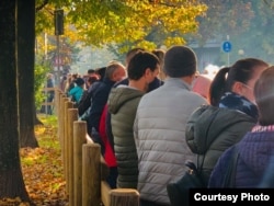 Очередь на участке в Парме, Италия