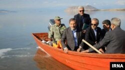 معاون اول رئیس‌جمهوری ایران می‌گوید که برخی کارشناسان با انتقال آب از حوزه‌ای به حوزه‌ دیگر مخالفند.