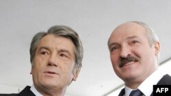 Архівне фото. Зустріч президентів Віктора Ющенка та Олександра Лукашенка в Гомелі 20 січня 2009 р.