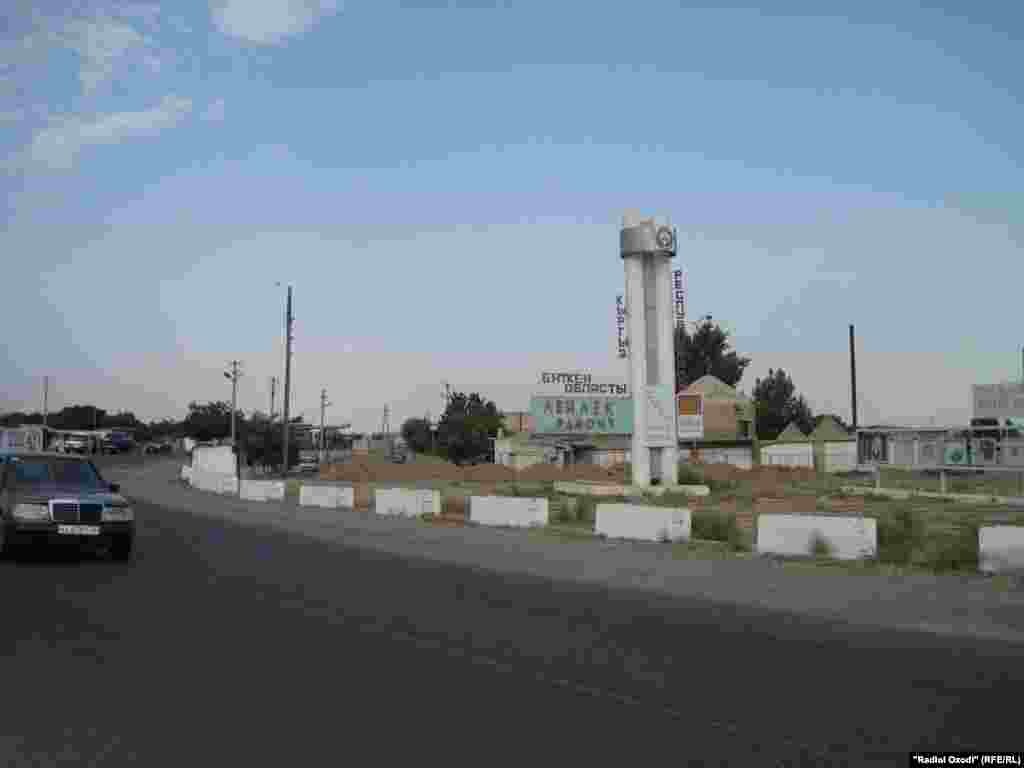 На межгосударственной границе между Кыргызстаном и Таджикистаном в районе Баткенской и Согдийской областей находится 270 километров неучтенных участков.  