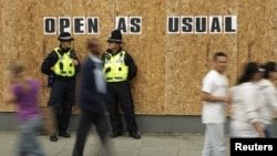 Policajci u južnom dijelu Londona