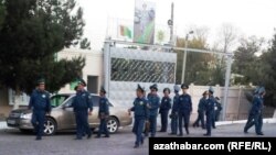 Сотрудники полиции, г.Туркменабат, Лебапская область Туркменистана