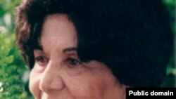 ژاله اصفهانی در آذرماه ۸۶ در لندن درگذشت