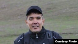 Элери Битикчи.