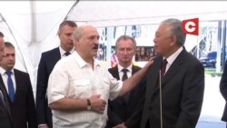 Александр Лукашенко менен Даниил Урицкий чогуу түшкөн сүрөттү беларус президентинин расмий сайты да жарыялады. Фото: president.gov.by. 10-август, 2020-жыл.