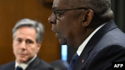 Міністр оборони США Ллойд Остін (п) і держсекретар Ентоні Блінкен на слуханнях у Сенаті, 31 жовтня 2023 року