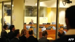 Novinari u haškoj sudnici na suđenju Radovanu Karadžiću, novembar 2009.
