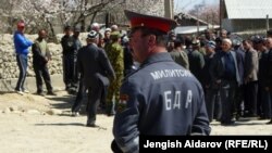 Кыргызско-таджикская граница, апрель, 2011