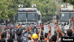 Protesti zbog vojnog puča u Mijanmaru se ne smiruju, demonstranti su izašli na ulice i u subotu u velikom broju gradova. Mandalay, 20 februara 2021.
