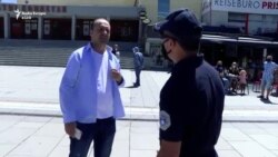 Policia detyron qytetarët t’i vendosin maskat