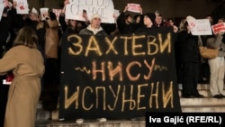 Poruka studenata koji su učestvovali u protestu ispred Radio-televizije Srbije 12. decembra.