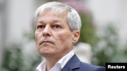 Dacian Cioloș negociază cu PNL, dar propune ca deciziile să nu fie luate rapid, ci în urma unor discuții mai complexe. Imagine generică cu liderul USR. 