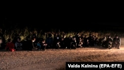 10 серпня Латвія оголосила тримісячний надзвичайний стан в декількох південних і південно-східних регіонах після припливу мігрантів