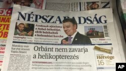 A Népszabadság utolsó száma egy újságárusnál 2016. október 8-án