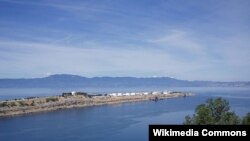 "Time omogućavamo Hrvatskoj da postane regionalno energetsko čvorište, korisno i za nama susjedne zemlje – Sloveniju, Bosnu i Hercegovinu i Mađarsku", kazao je hrvatski premijer Andrej Plenković, najavljujući 20. juna da će Hrvatska proširiri LNG terminal na Krku. 