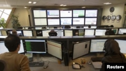 Контрольна кімната в компанії-провайдері інтернету, ілюстративне фото, Іран, 2011 рік