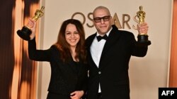 Ширин Сӯҳонӣ ва Ҳусейн Мулоимӣ, барандагони ҷоизаи "Оскар" дар бахши филми кӯтоҳи аниматсионӣ