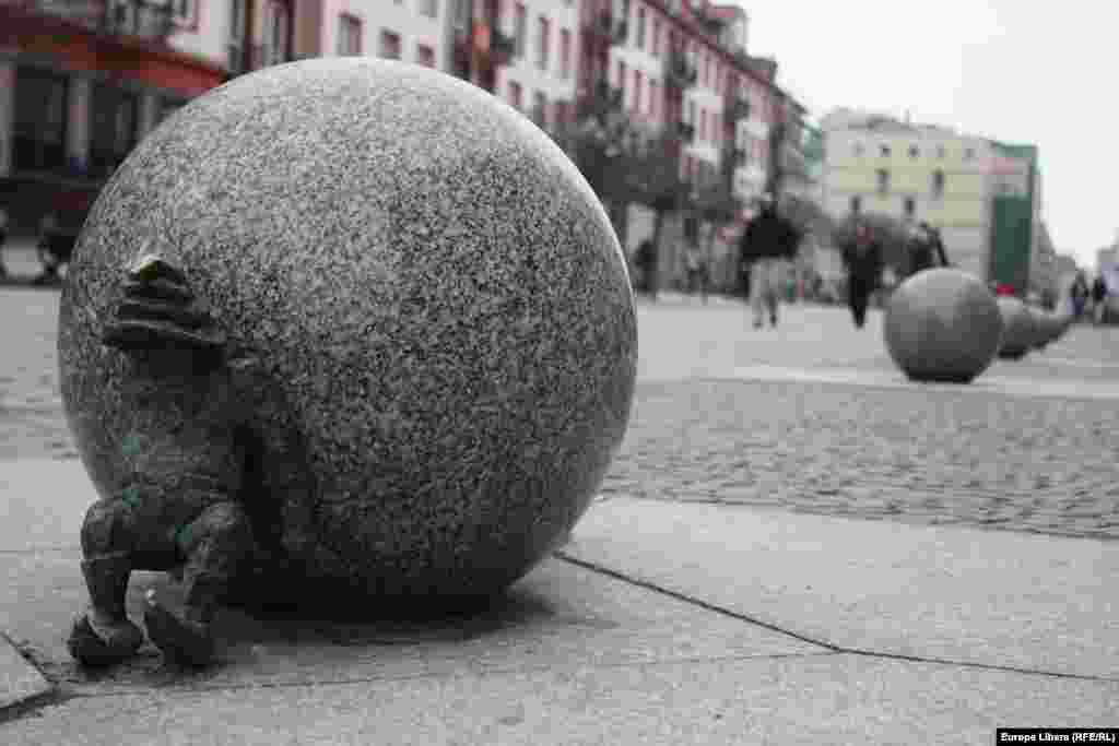 La revedere, pitici !