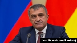 Анатолий Бибилов заявил, что руководство Южной Осетии готово провести референдум в любое время