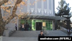 Здание "Дайханбанка", Туркменистан