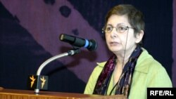 مهرانگیز کار فعال مستقل حقوق بشر می گوید بر خلاف گفته مسئولان، بند ۲۰۹ زندان، یک ندامتگاه است