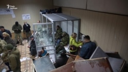 Наслідки нічної сутички в Святошинському суді, де обирали запобіжний захід Коханівському (відео)